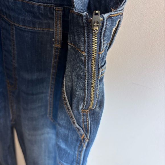 GAP Sz XL Mid Wash Denim Overalls Patch Pockets Tapered Leg Adjustable Straps - Picture 5 of 12